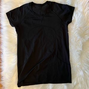 Lululemon Swiftly Tech Black Short Sleeve T-shirt Size 8